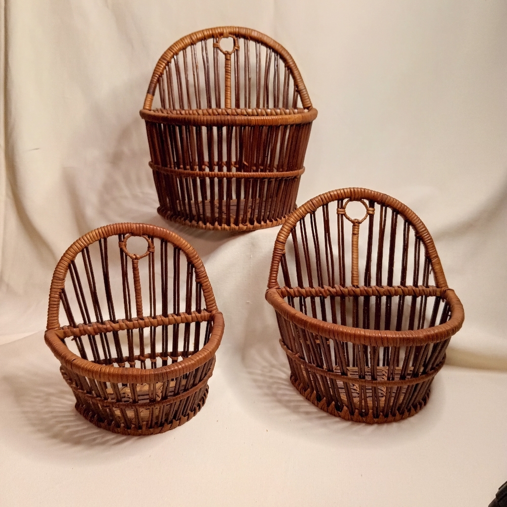 Vintage wicker wall baskets, plant baskets, organizers
